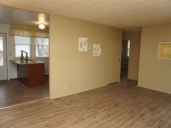 4th image of 2823 Garfield Dr