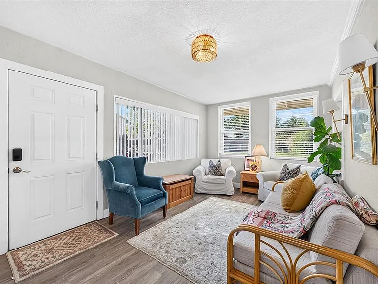 915 Dowd Ave — Photo 13