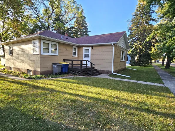 414 S Main St, Lamoure, ND 58458