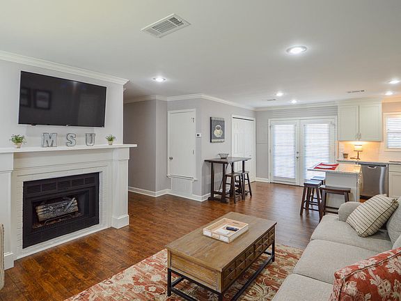4th image of 1120 E Lee Blvd #G125