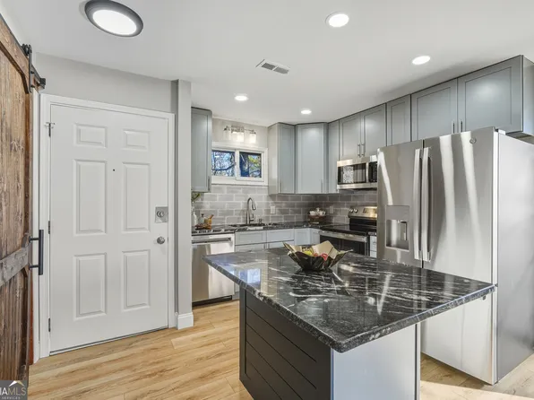 1303 Fairway Oaks, Waleska, GA 30183