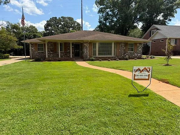 329 Moorefield Dr, Talladega, AL 35160