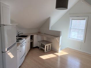 3 Maplewood Ave #B, Amesbury, MA 01913