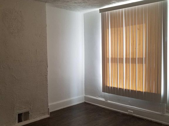 2nd image of 1236 S Bonsall St #1236