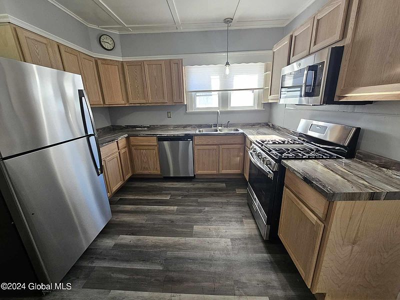 4th image of 113 S S Kingsboro Avenue