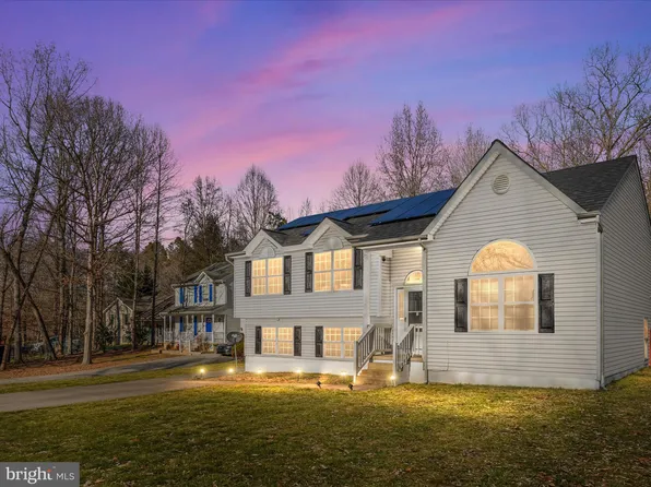 1129 Oakland Dr, King George, VA 22485
