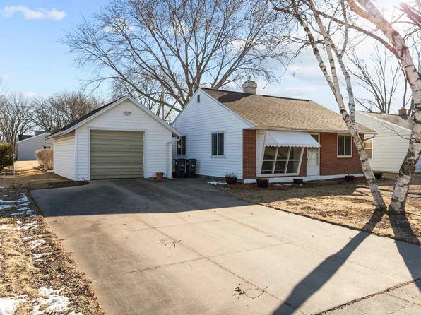 864 Hunt Ave, Neenah, WI 54956