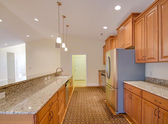 3rd image of 728 Coltsfoot Ln