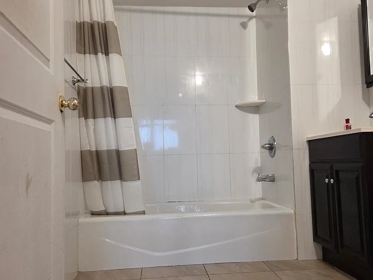 7516 Bay Pkwy #5B — Photo 6