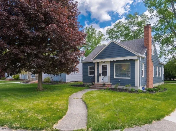 4687 W 226th St, Fairview Park, OH 44126