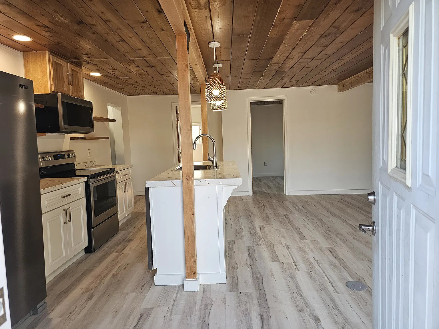 1 bed, 600 sqft, $1,700 — Photo 3