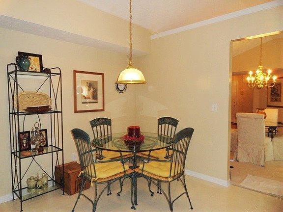 3rd image of 9920 Edgewood Ln