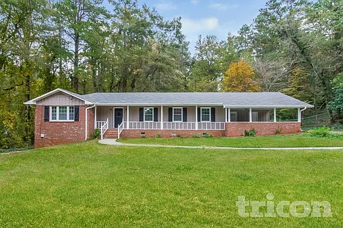 1606 Huntington Dr Photo 1