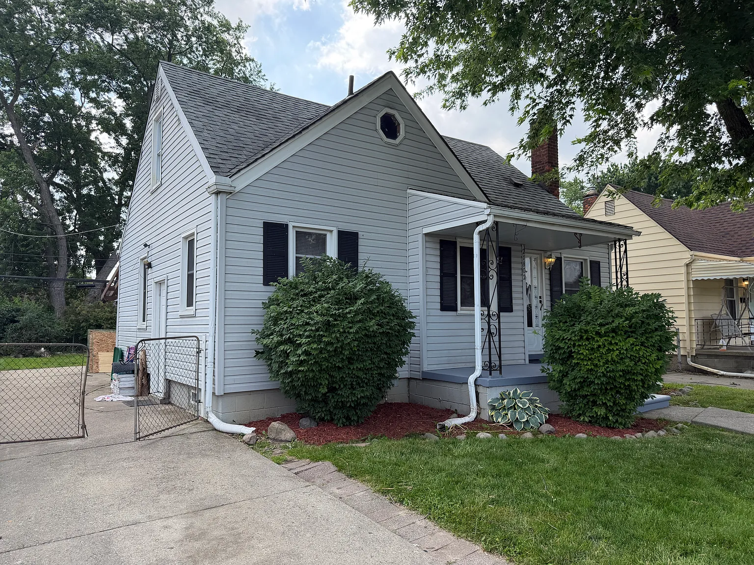3 bed, 1084 sqft, $1,500 — Photo 2