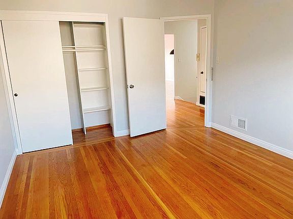 5th image of 373 Harkness Ave