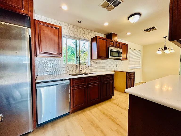 2113 N 68th Pl — Photo 3