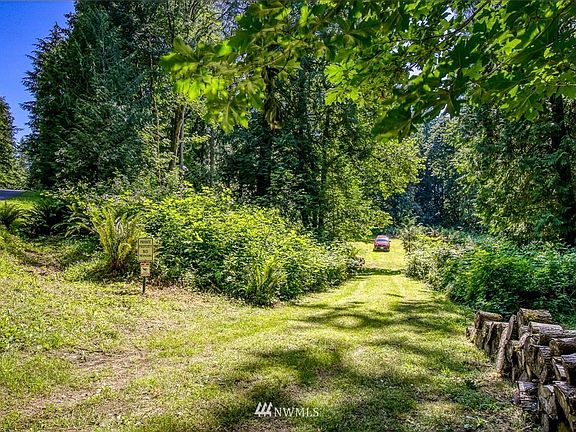 5th image of 5865 Old Woods Lane