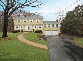 18 Corbin Cir, Branford, CT 06405