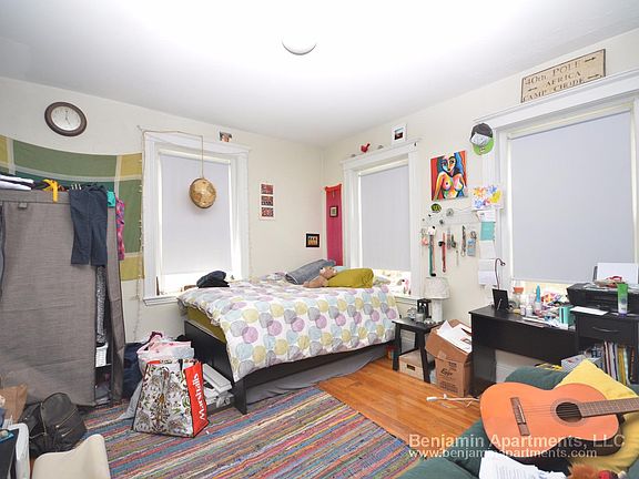 3rd image of 9 Egremont Rd #18