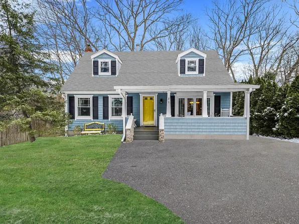 5 Tuckahoe Road, Sound Beach, NY 11789