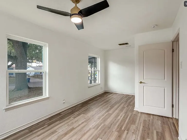 3611 Devon Ave — Photo 6