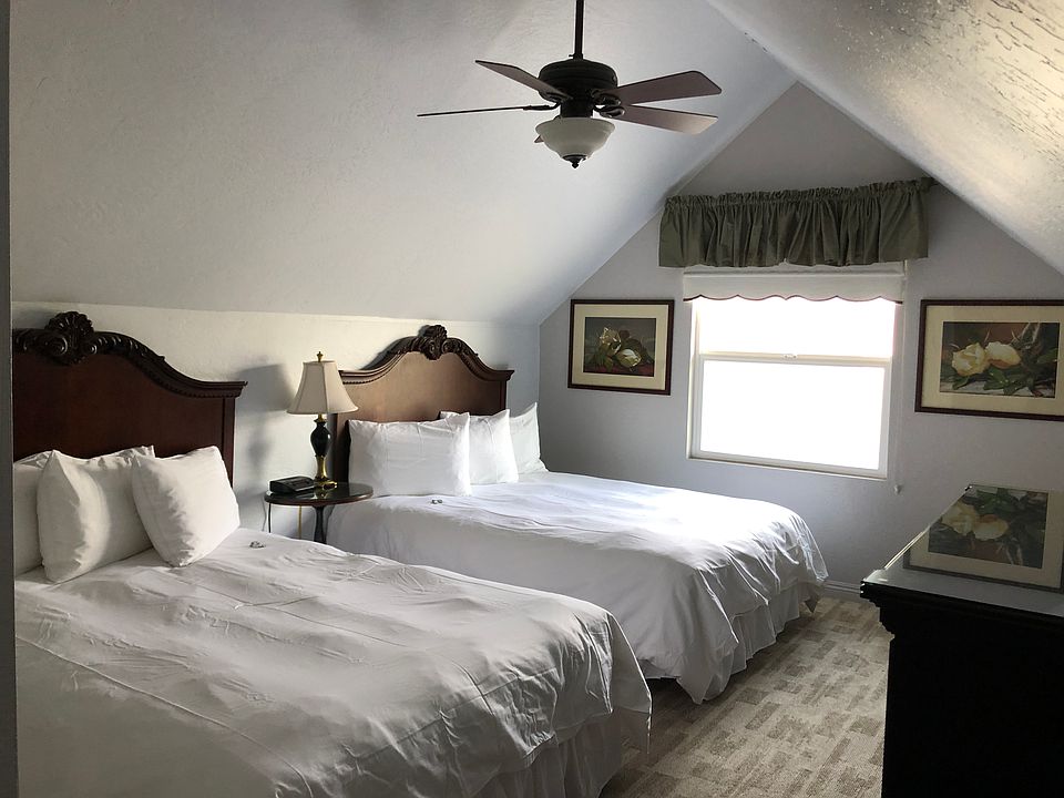 Second bedroom (located on the second floor)
