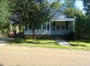 525 Ratcliff Pl, Natchez, MS 39120