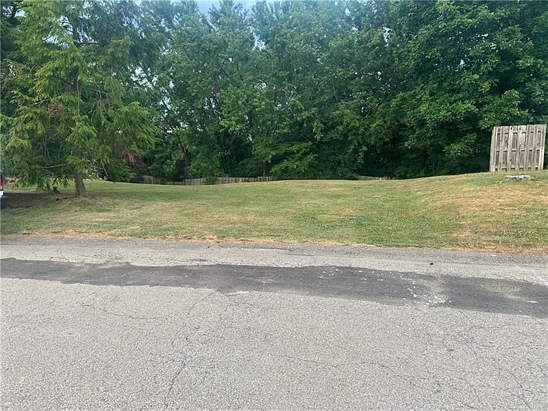 1st image of 124 Thunderbird Dr