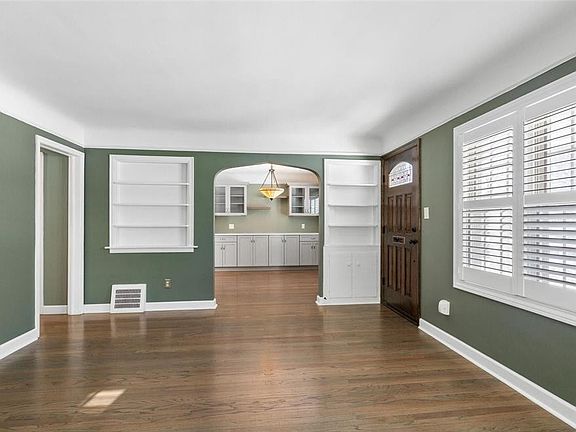 4th image of 718 N Altadena Ave
