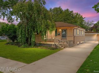 11615 Stamford Ave, Warren, MI 48089