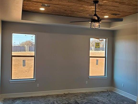 4th image of 977 Ambivi Cir