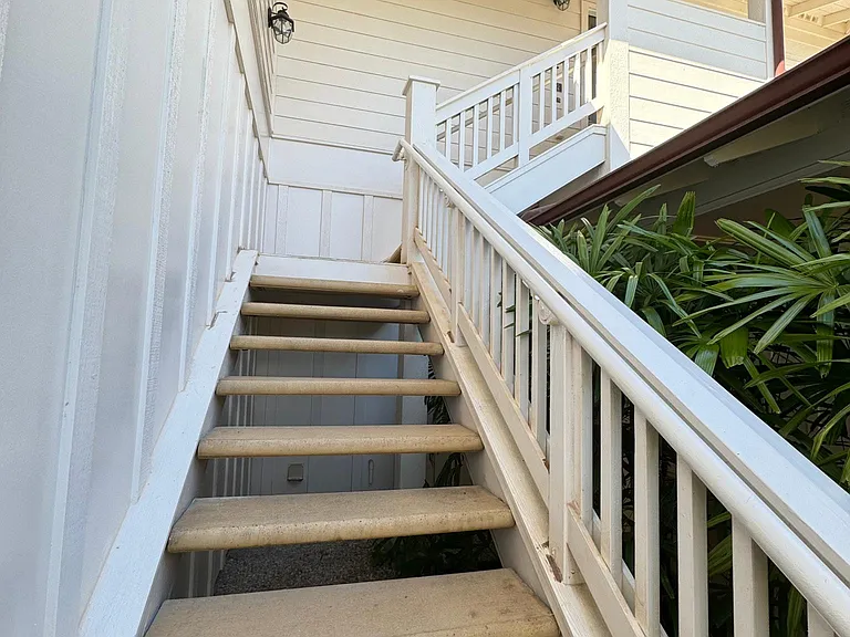 92-1214 Olani St #UPSTAIRS — Photo 9