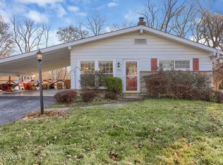 1027 William Penn Dr, Lewisburg, PA 17837