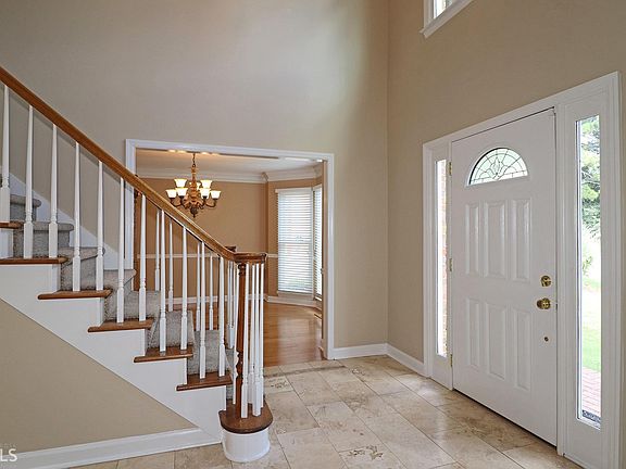 4th image of 550 Chapman Ln