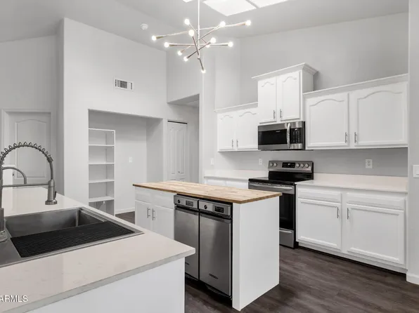 910 S PARADISE Drive, Gilbert, AZ 85233
