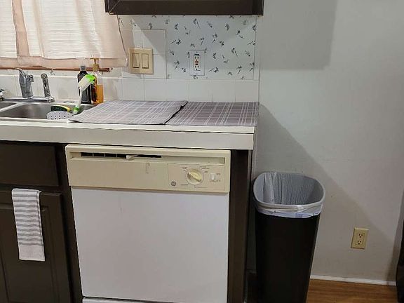 5th image of 179 SE Dan Ct