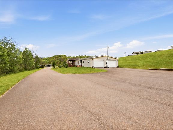 3rd image of 54 Brodview Ln