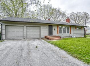 10500 E 69th Ter, Raytown, MO 64133