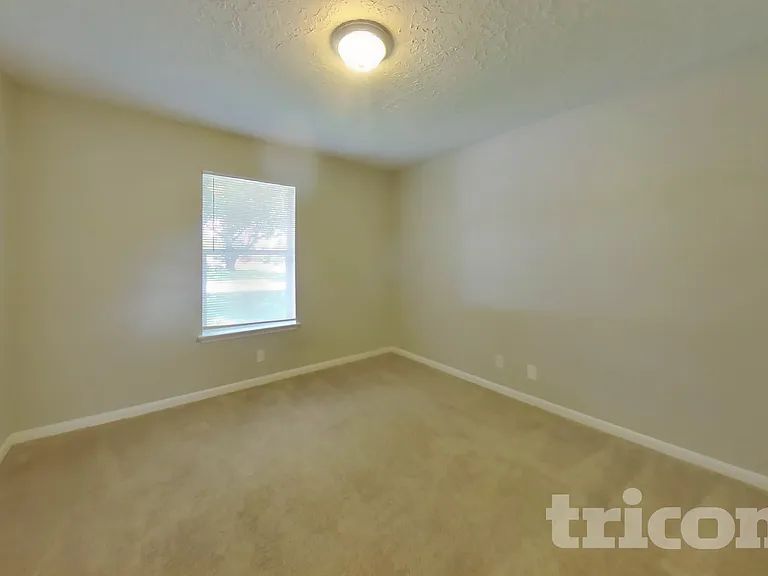 13307 Venice Cir — Photo 12