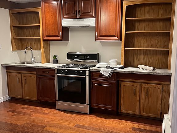 3rd image of 4600 Coventry Dr #2