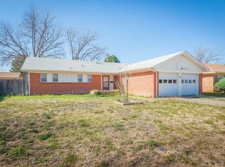 832 Trailing Heart Rd, Roswell, NM 88201