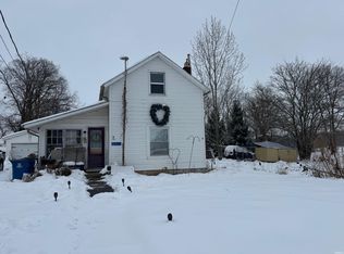 305 S McKee St, Macy, IN