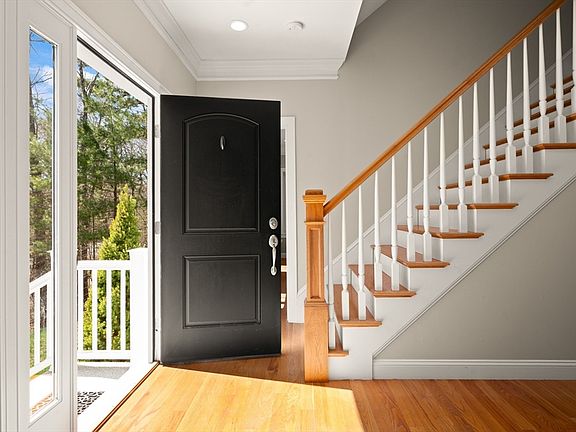 3rd image of 261 Ipswich Rd
