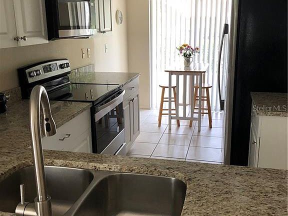 3rd image of 5240 Wedgewood Ln #61