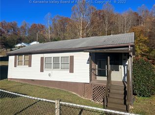 949 Hope St, Madison, WV 25130