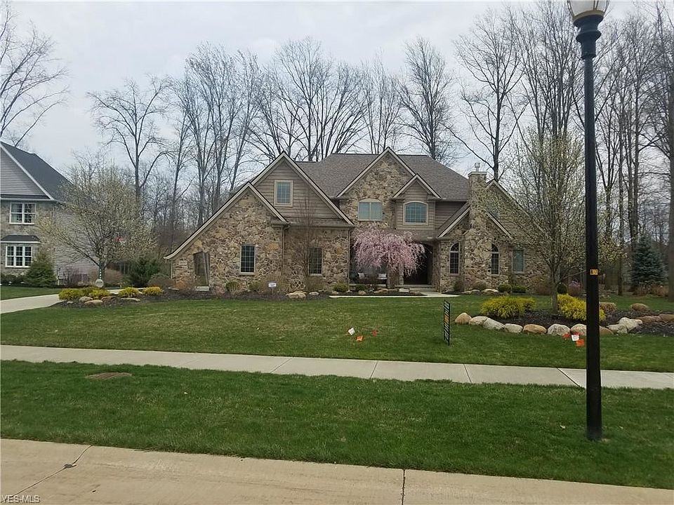 1st image of 1839 Bur Oak Dr