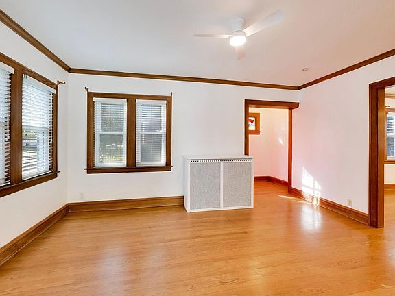 4th image of 6026 N Oconto Ave