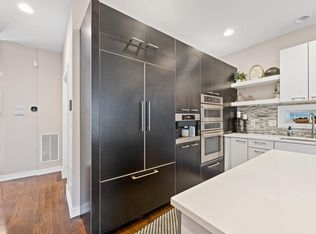 2467 N Clybourn Ave #2, Chicago, IL 60614