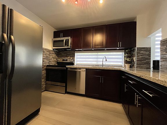 2nd image of 16919 N Bay Rd #108-1