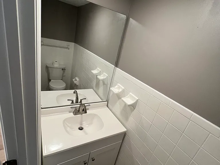 429 Westwood Dr #4 — Photo 16